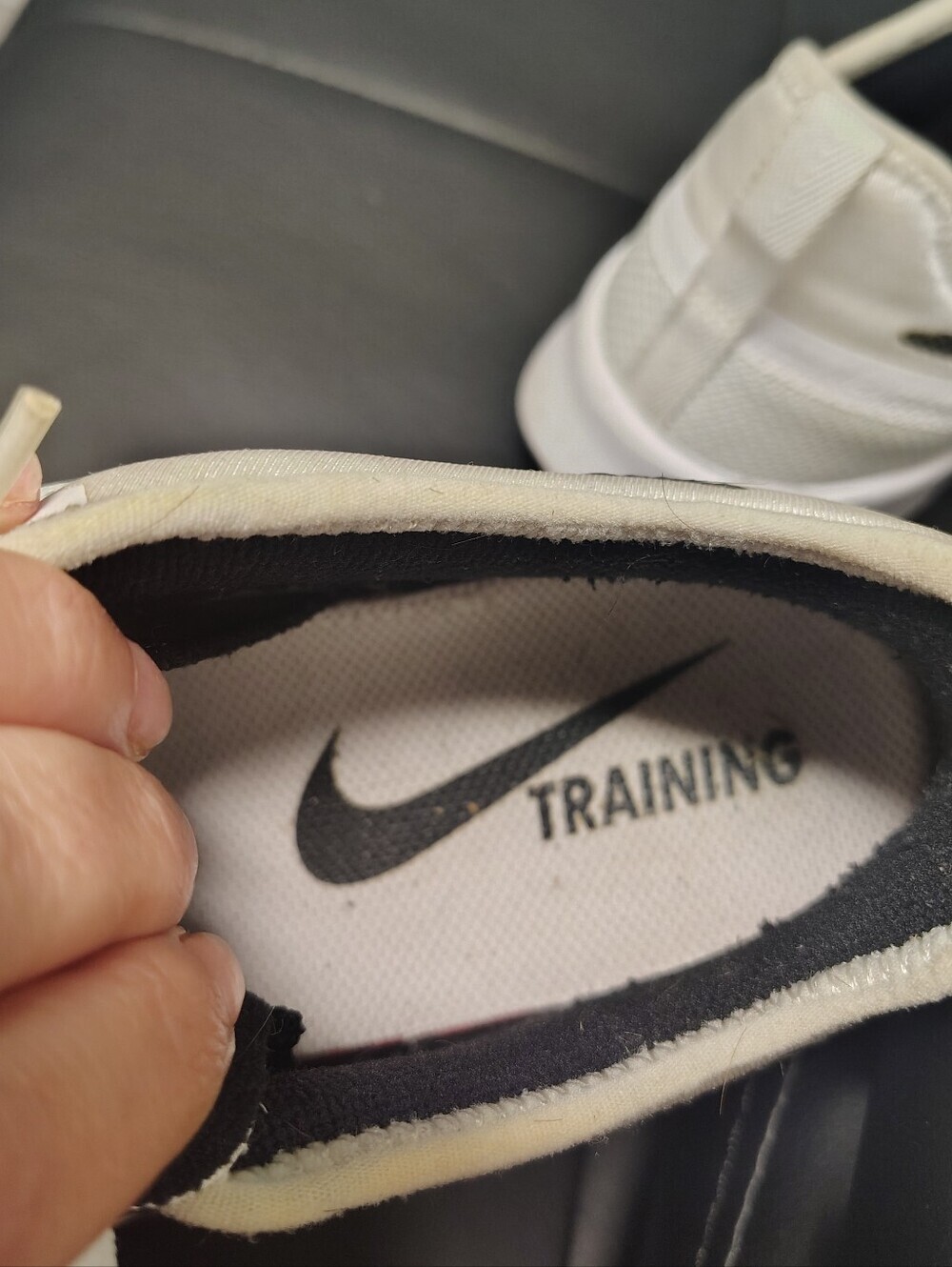 Nike Air Zoom Light Gray and Black Low-Profile Training Shoes 8.5 - Picture 2 of 6
